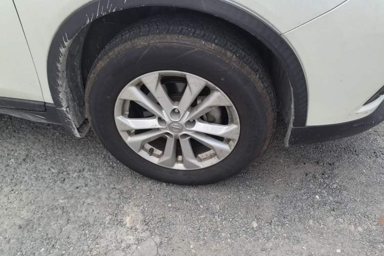 Used Nissan X-Trail 2015 2.0L CVT Comfort MAX Edition 2WD Right Front Wheel Hub