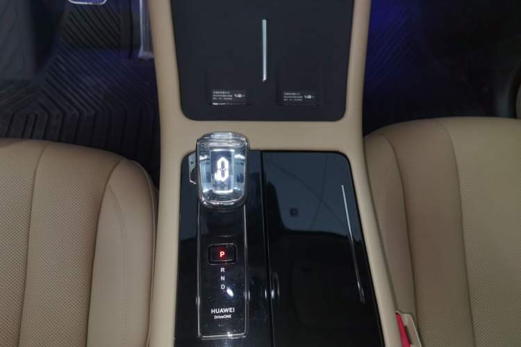 Used Hima AITO M7 2024 1.5T Intelligent Drive Rear-Drive Ultra Version 5 Seats Gear Lever