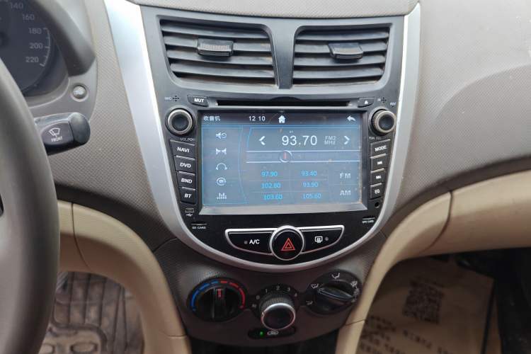Used Hyundai Verna (older generation) 2010 Sedan 1.4L Manual Comfort GS
