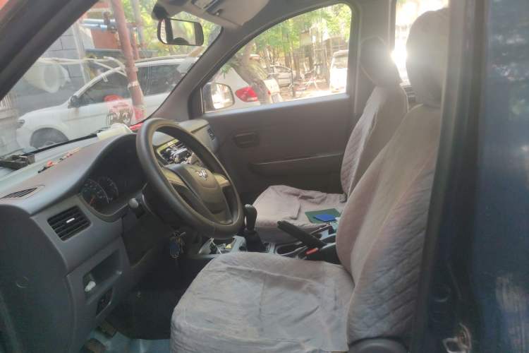 Used Wuling Rongguang V 2015 1.5L Base Version
