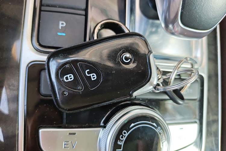 Used BYD Tang New Energy 2015 2.0T Four-Wheel-Drive Flagship Model