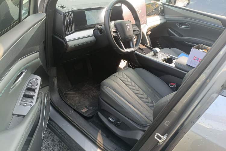 Used BYD Song L DM-i 2025 Intelligent Driving Version 160 km Beyond-Range Type Driver Seat