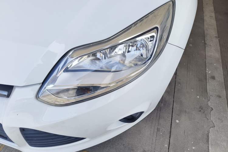 Used Ford Focus 2012 Sedan 1.6L Manual Comfort Model