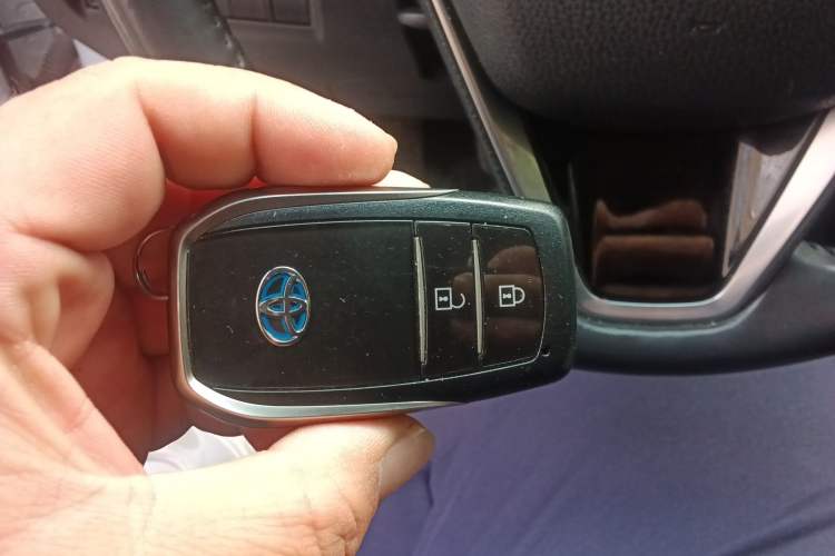 Used Toyota Harrier 2022 Dual-Engine 2.5L CVT Two-Wheel Drive Luxury Edition Interior 1