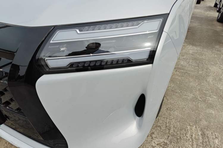 Used Wuling Wuling Starlight 730 2025 Model Plug-in Hybrid 125km Luxury Edition
