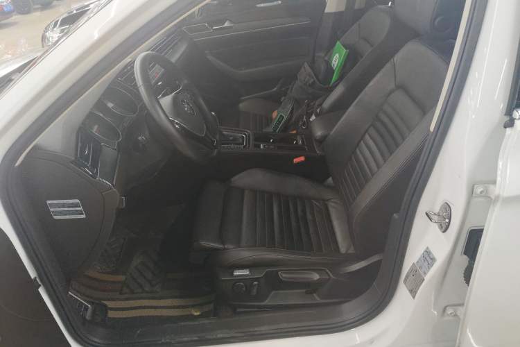 Used Volkswagen Variant 2016 380TSI Two-Wheel-Drive Style Edition Left Front Seat