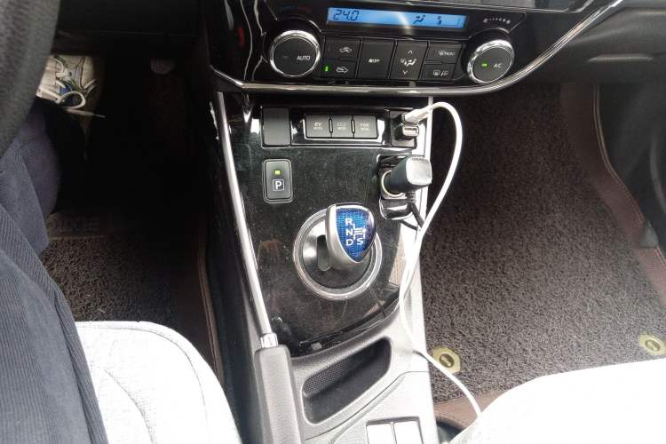 Used Toyota Corolla 2016 Dual-Engine 1.8L E-CVT Pioneer Edition