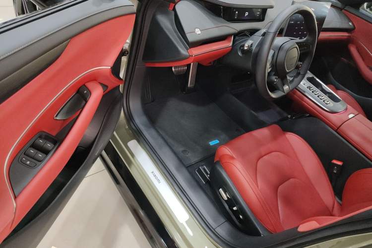 Used Xiaomi Auto SU7 2024 Four-Wheel Drive Ultra-Long Range Advanced Intelligent Driving Max Edition