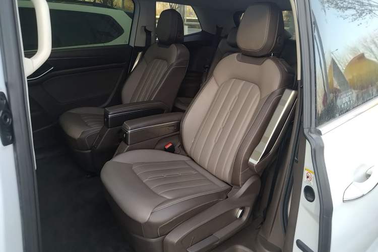 Used Volkswagen Viloran 2024 330TSI Luxury Edition