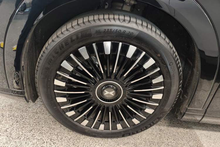 Used XPeng X9 2025 740 Ultra-Long Range Max