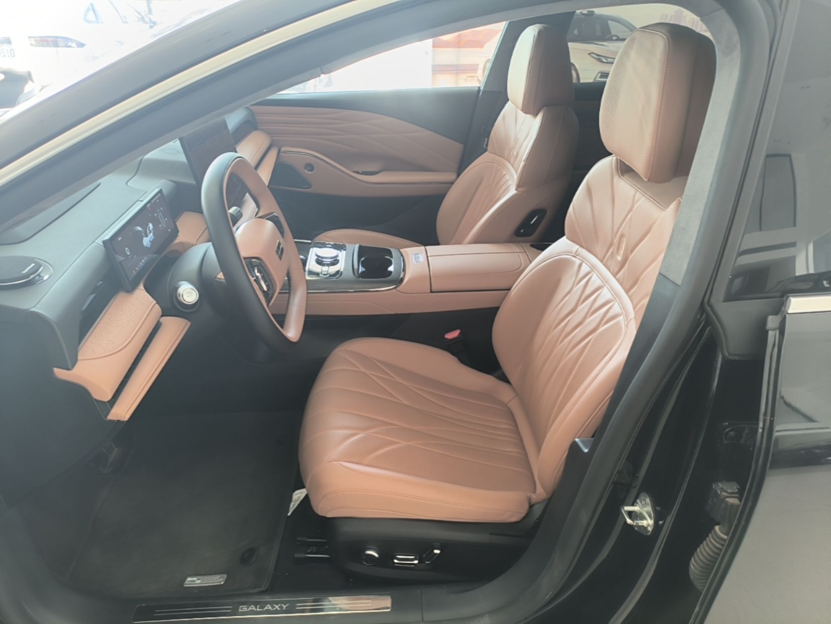 Geely Galaxy 8 2025 130km EM-P Starship Edition — снимка 17