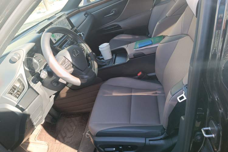 Used Lexus ES 2024 200 Premium Edition Left Front Seat