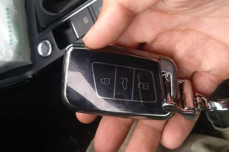 Used Volkswagen Passat 2019 280TSI Business Edition China VI Vehicle Key