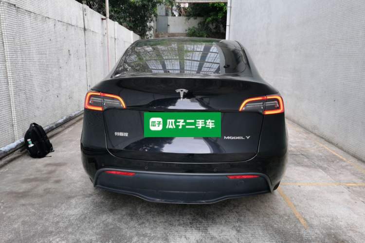 Used Tesla Model Y 2022 Long-Range All-Wheel-Drive Version
