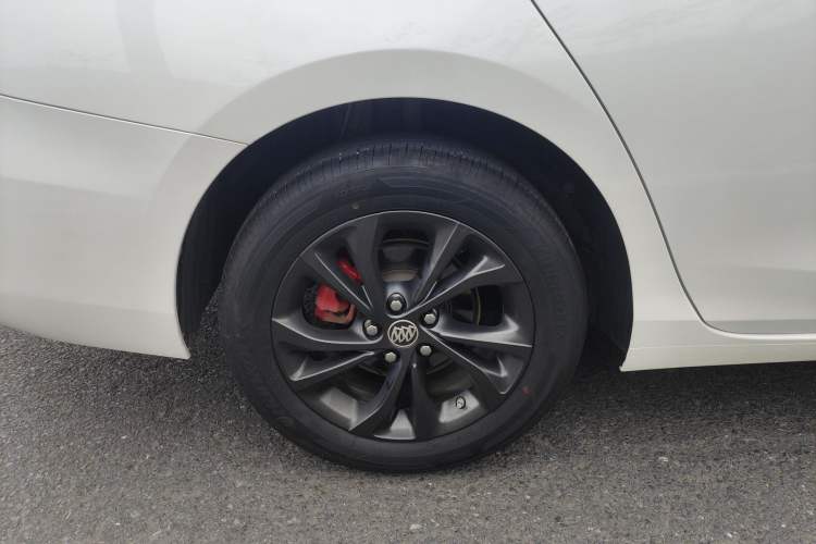 Used Buick Verano 2023 Pro GS Hunter Wind Edition Right Rear Wheel Hub