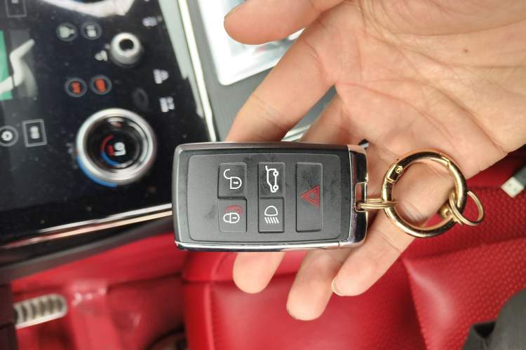 Used Land Rover Range Rover Evoque 2020 249 PS R-DYNAMIC S Black Edition Sport Version