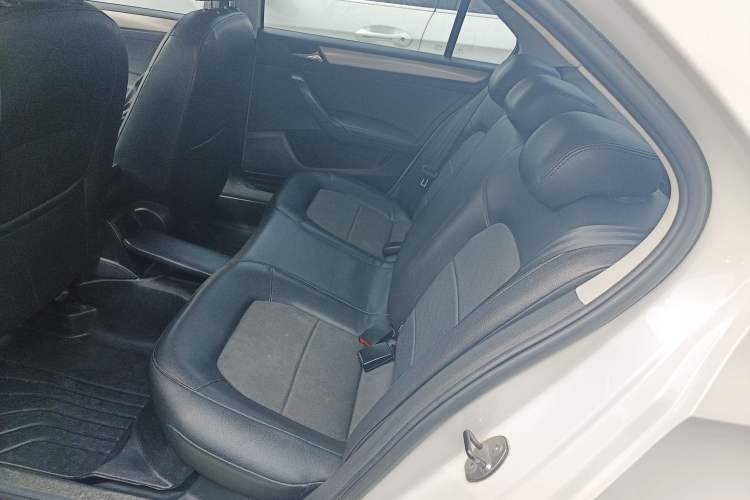 Used Volkswagen Santana 2013 1.4L Manual Comfort Edition