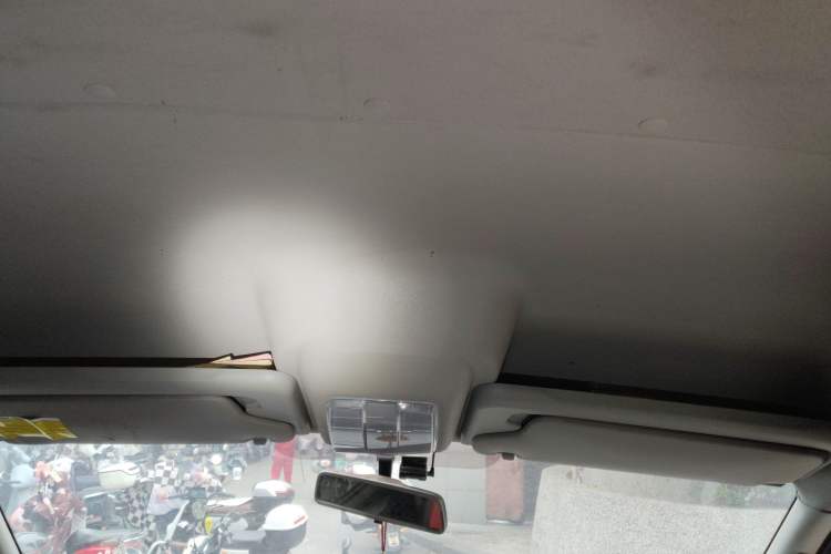 Used SAIC MAXUS Xintu V80 2021 2.0T Manual Classic Aoyuntong 127 PS Mid-axle Mid-roof 6/7/8/9-Seater Headliner