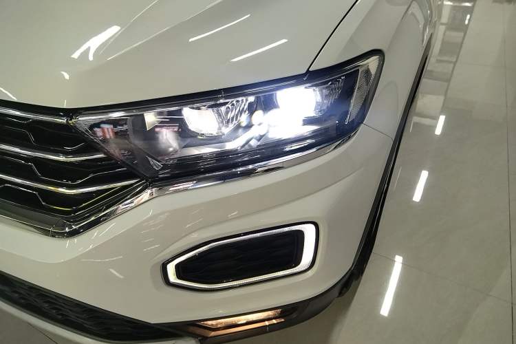 Used Volkswagen T-ROC 2019 230TSI DSG Two-Wheel-Drive Advanced Version China VI Standard
