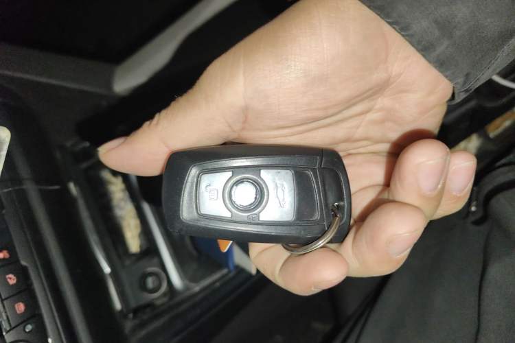 Used BMW 3 Series 2015 320Li Fashion Model
