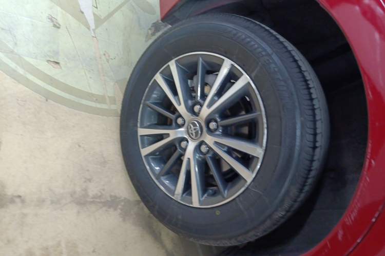 Used Toyota Levin 2016 Dual-Engine 1.8H GS E-CVT Elite Model with Sunroof