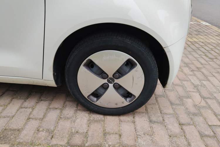 Used ORA Black Cat 2021 301 km Basic Version
