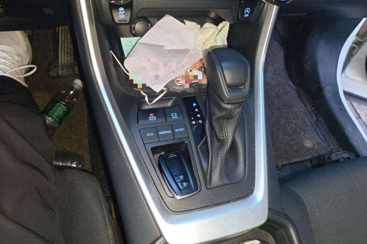 Used Toyota RAV4 2020 2.0L CVT Two-Wheel Drive Fashion Edition Gear Lever