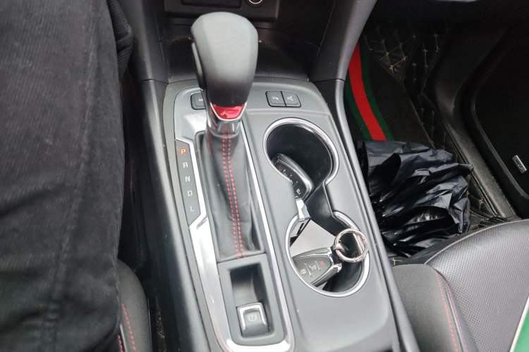 Used Chevrolet Equinox 2019 Redline 550T Automatic All-Wheel-Drive Trailblazer RS China VI Standard Gear Lever