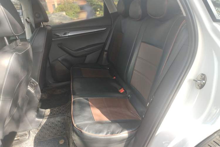 Used Skoda Karoq 2019 TSI280 Smart Drive Deluxe Edition China VI Standard Left Rear Seat