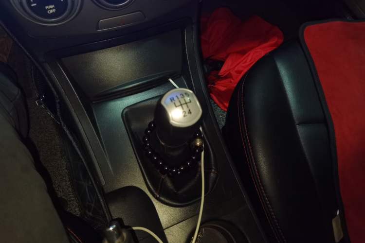 Used Bestune B50 2012 1.6L manual sunroof version Gear Lever