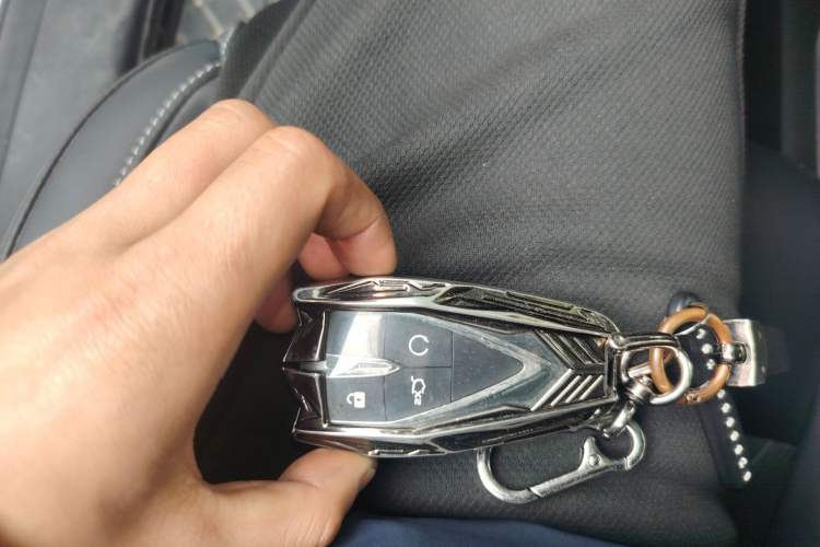 Used Changan UNI-K 2024 2.0T Two-Wheel Drive YueShang Trim