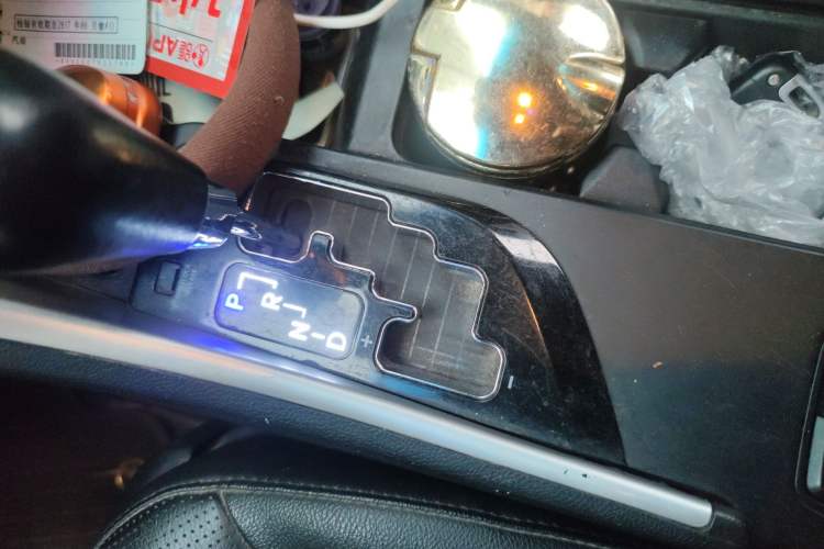 Used Hyundai Sonata 2014 2.4L Automatic Leading Edition China IV Standard Gear Lever