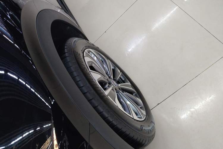 Used Buick Envision 2025 Encore Plus 28T Two-Wheel-Drive Platinum Edition