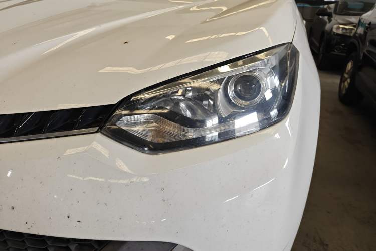 Used MG GS 2016 1.5TGI Manual Value Edition Left Front Headlight