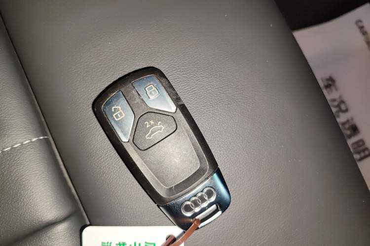 Used Audi Q5L 2022 Updated 45T Luxury Dynamic Version
