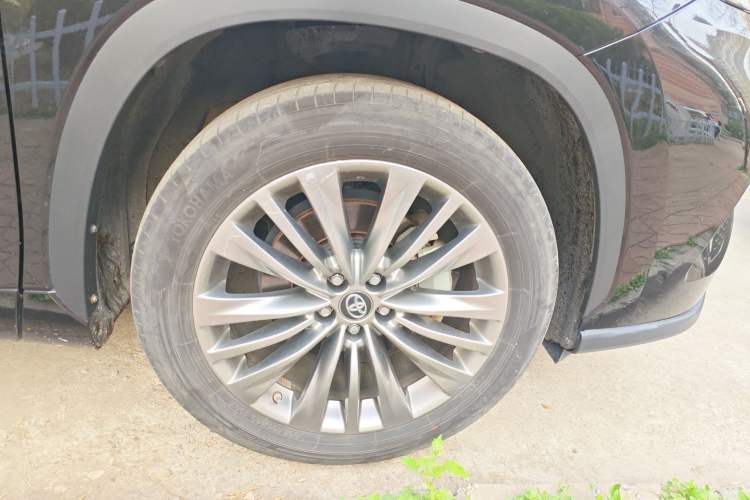 Used Toyota Highlander 2022 Dual-Engine 2.5L Four-Wheel Drive Prestige Version 7 Seats Right Front Wheel Hub