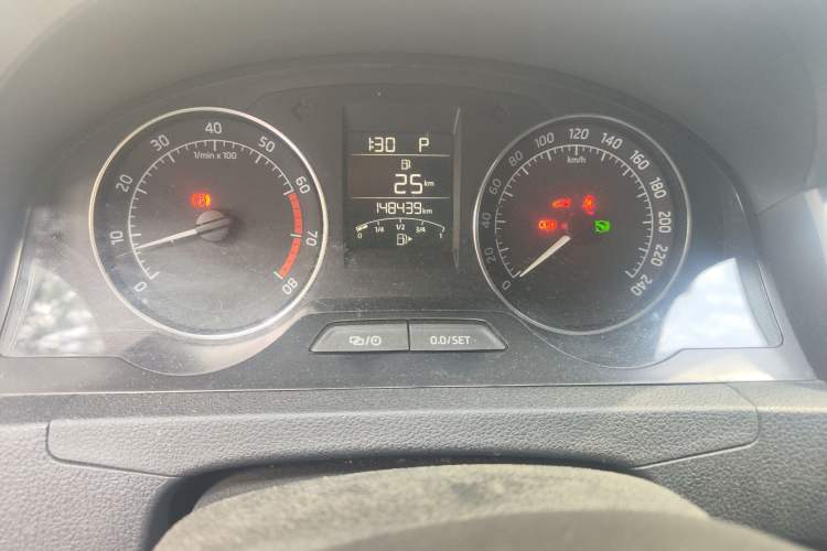 Used Skoda Rapid Spaceback 2014 1.6L Automatic Enjoyment Edition
