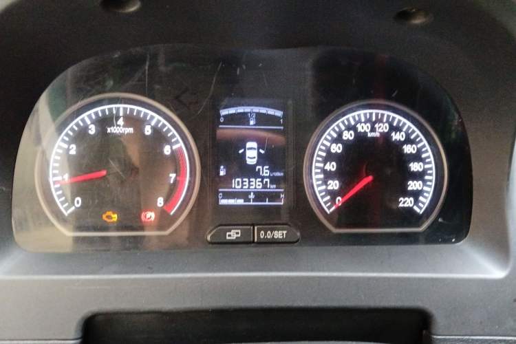 Used FORTHING Joyear X5 2013 1.6L Manual Luxury Model China IV Standard
