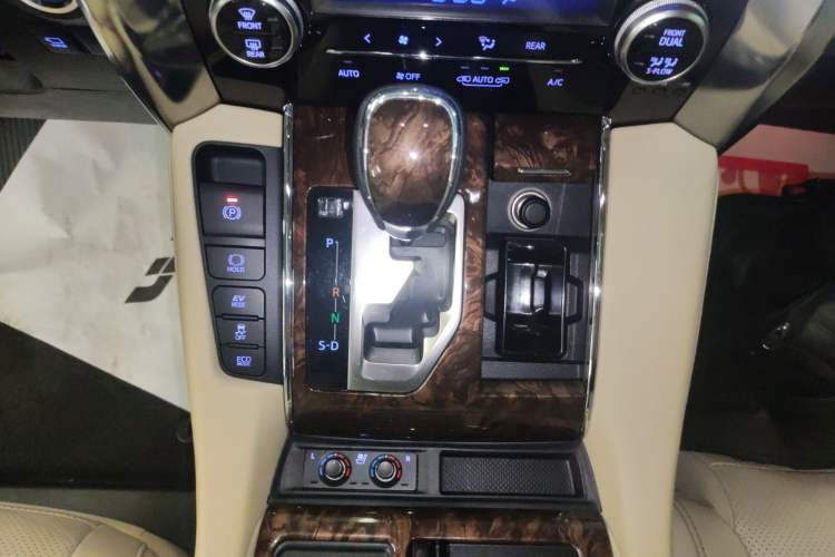 Used Toyota Alphard 2021 Dual-Engine 2.5L Luxury Edition Gear Lever