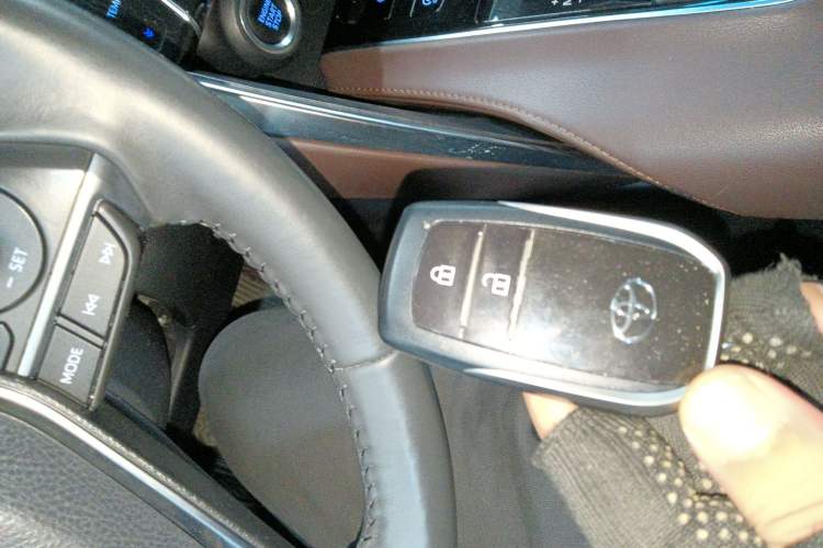 Used Toyota Harrier 2022 2.0L CVT Two-Wheel Drive Luxury Edition Interior 1