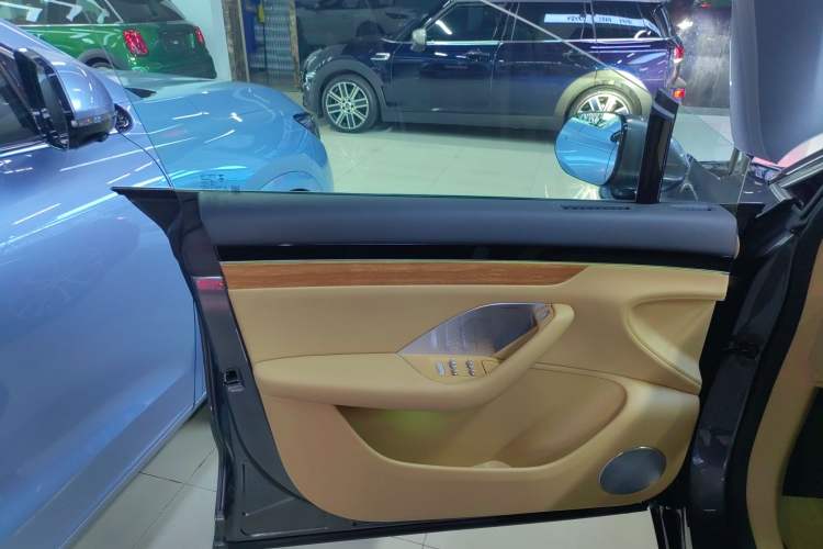 Used Hima Luxeed R7 2024 All-Electric 736 km Ultra
