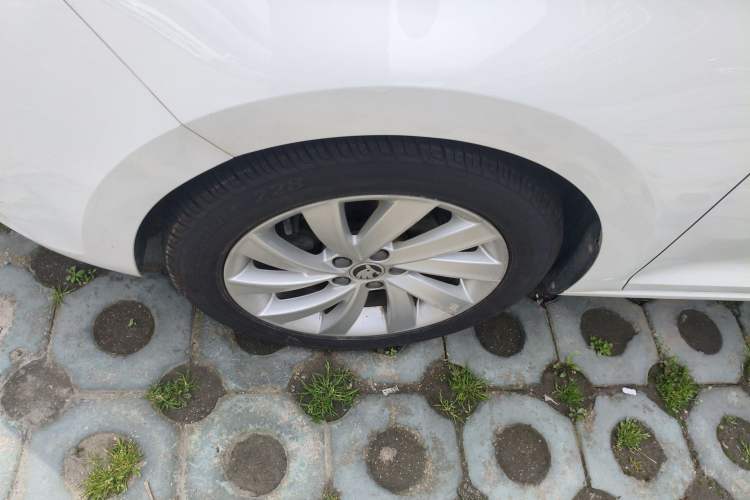 Used Skoda Rapid 2019 1.5L Automatic Comfort Edition China VI Standard