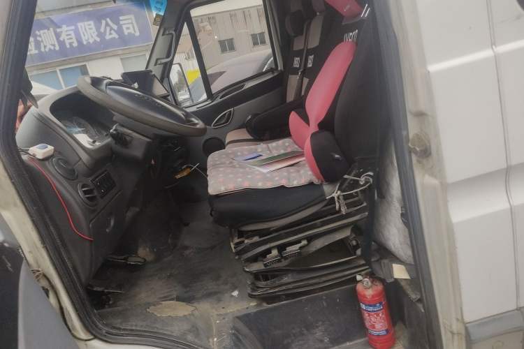 Used Iveco Power Daily 2013 2.5T-V39 Low-Roof Box Truck