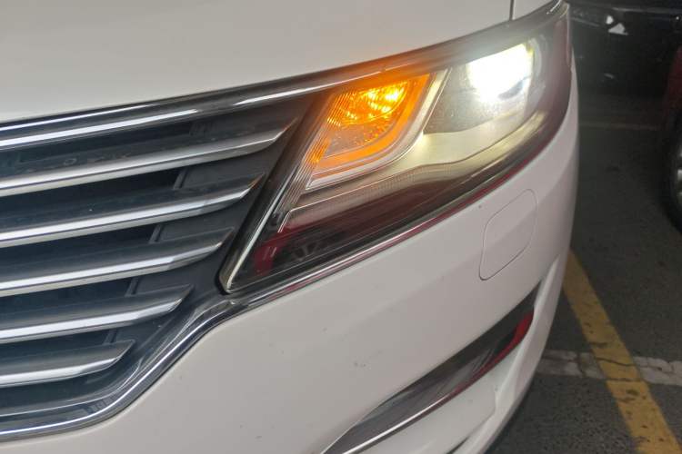 Used Lincoln MKC 2017 2.0T Two-Wheel Drive Deluxe Edition