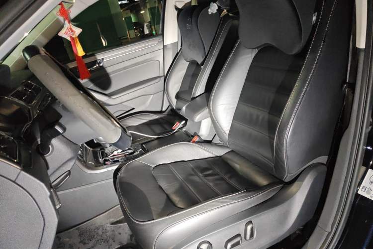 Used Volkswagen Passat 2017 330TSI DSG Luxury Edition
