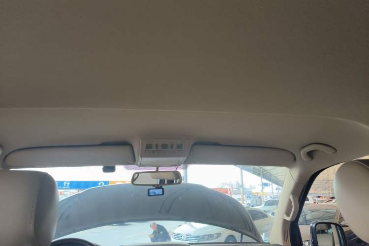 Used Volkswagen Multivan 2008 3.2L Headliner