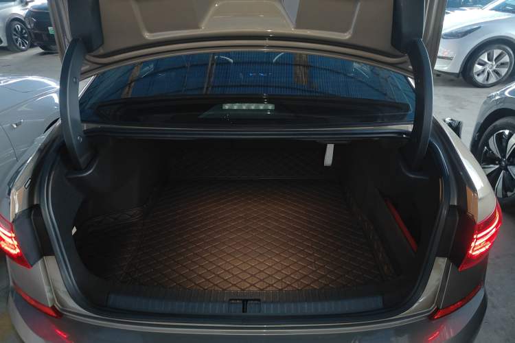 Used Volkswagen Passat 2020 330TSI Luxury Edition China VI