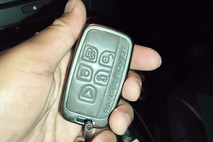 Used Land Rover Discovery 2015 3.0 SC V6 HSE Vehicle Key