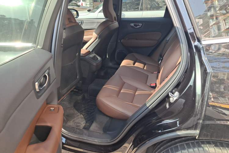 Used Volvo XC60 2025 B5 4x4 Smart Luxury Edition
