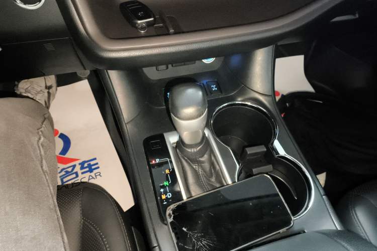 Used Toyota Highlander 2018 2.0T Four-Wheel Drive Luxury Version 7 Seats China VI Standard Gear Lever